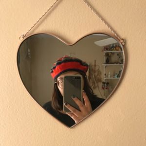 Meet your Posher, Gloria